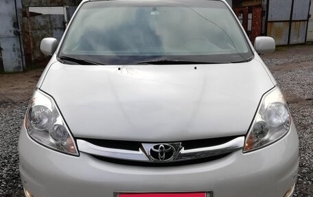 Toyota Sienna II рестайлинг, 2005 год, 1 400 000 рублей, 1 фотография