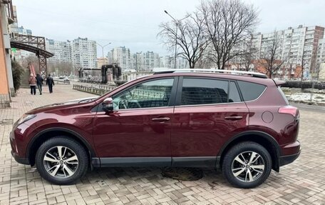 Toyota RAV4, 2018 год, 2 670 000 рублей, 7 фотография