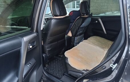 Toyota RAV4, 2015 год, 2 950 000 рублей, 5 фотография