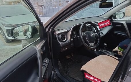 Toyota RAV4, 2015 год, 2 950 000 рублей, 4 фотография