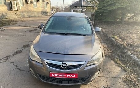 Opel Astra J, 2010 год, 411 000 рублей, 1 фотография