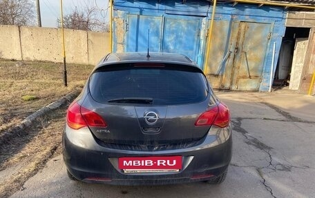 Opel Astra J, 2010 год, 411 000 рублей, 2 фотография