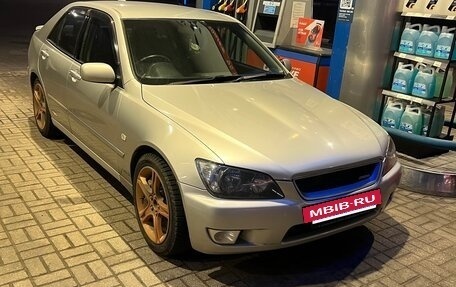 Toyota Altezza, 1999 год, 1 100 000 рублей, 8 фотография