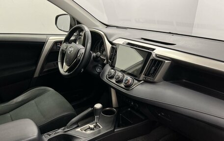 Toyota RAV4, 2015 год, 1 999 000 рублей, 21 фотография