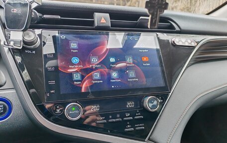 Toyota Camry, 2018 год, 3 150 000 рублей, 2 фотография