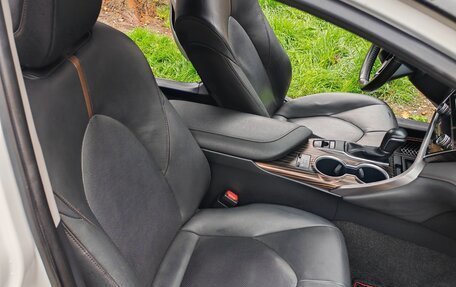 Toyota Camry, 2018 год, 3 150 000 рублей, 13 фотография