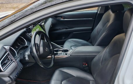 Toyota Camry, 2018 год, 3 150 000 рублей, 17 фотография