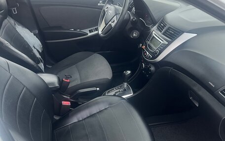 Hyundai Solaris II рестайлинг, 2013 год, 750 000 рублей, 3 фотография