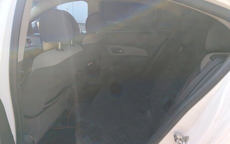 Chevrolet Cruze II, 2010 год, 755 000 рублей, 8 фотография