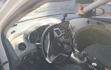 Chevrolet Cruze II, 2010 год, 755 000 рублей, 9 фотография