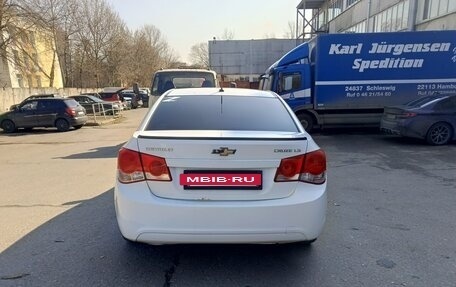 Chevrolet Cruze II, 2010 год, 755 000 рублей, 3 фотография