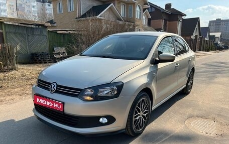 Volkswagen Polo VI (EU Market), 2011 год, 850 000 рублей, 1 фотография