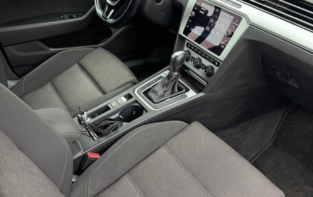 Volkswagen Passat B8 рестайлинг, 2018 год, 1 930 000 рублей, 13 фотография