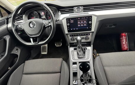 Volkswagen Passat B8 рестайлинг, 2018 год, 1 930 000 рублей, 15 фотография