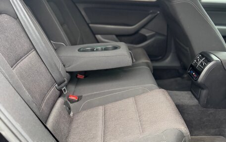 Volkswagen Passat B8 рестайлинг, 2018 год, 1 930 000 рублей, 16 фотография