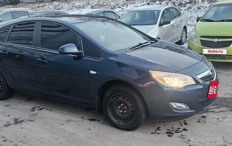 Opel Astra J, 2010 год, 690 000 рублей, 3 фотография