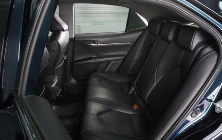 Toyota Camry, 2018 год, 2 650 000 рублей, 9 фотография