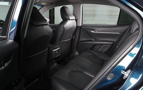 Toyota Camry, 2018 год, 2 650 000 рублей, 11 фотография