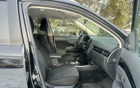 Mitsubishi Outlander III рестайлинг 3, 2018 год, 1 559 000 рублей, 28 фотография
