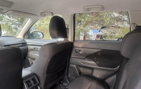 Mitsubishi Outlander III рестайлинг 3, 2018 год, 1 559 000 рублей, 24 фотография