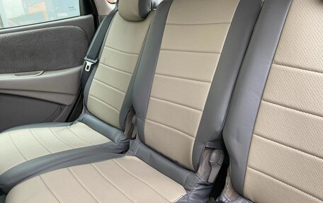 Nissan Almera Tino i, 2002 год, 299 000 рублей, 11 фотография