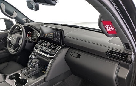 Toyota Land Cruiser, 2024 год, 14 500 000 рублей, 9 фотография