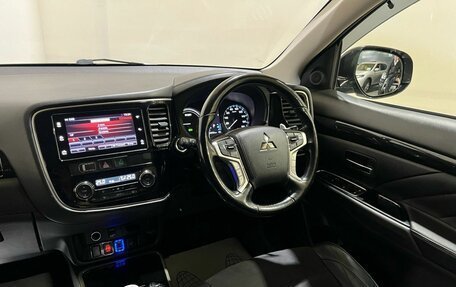 Mitsubishi Outlander III рестайлинг 3, 2015 год, 11 фотография
