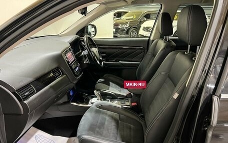 Mitsubishi Outlander III рестайлинг 3, 2015 год, 14 фотография