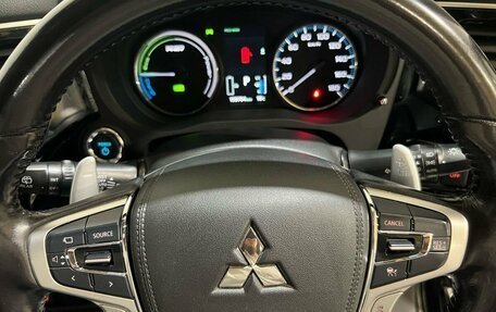 Mitsubishi Outlander III рестайлинг 3, 2015 год, 20 фотография