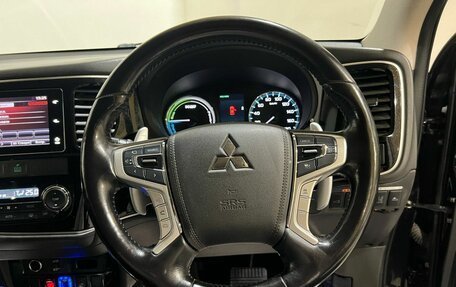 Mitsubishi Outlander III рестайлинг 3, 2015 год, 19 фотография