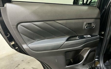 Mitsubishi Outlander III рестайлинг 3, 2015 год, 36 фотография