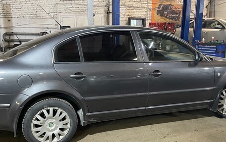 Skoda Superb III рестайлинг, 2005 год, 650 000 рублей, 4 фотография