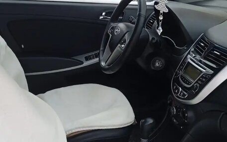 Hyundai Solaris II рестайлинг, 2014 год, 990 000 рублей, 8 фотография