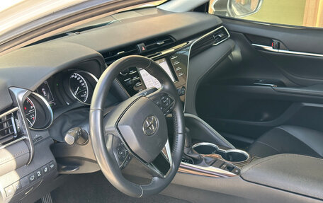 Toyota Camry, 2020 год, 2 850 000 рублей, 16 фотография