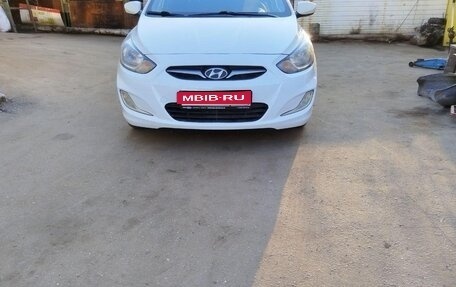 Hyundai Accent IV, 2012 год, 650 000 рублей, 1 фотография