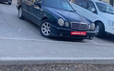 Mercedes-Benz E-Класс, 1995 год, 250 000 рублей, 3 фотография