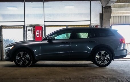 Volvo V60 Cross Country II, 2020 год, 3 550 000 рублей, 8 фотография