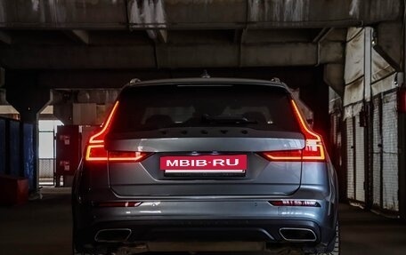 Volvo V60 Cross Country II, 2020 год, 3 550 000 рублей, 6 фотография