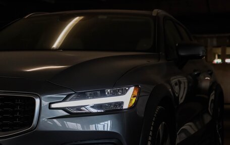 Volvo V60 Cross Country II, 2020 год, 3 550 000 рублей, 9 фотография