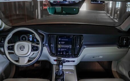 Volvo V60 Cross Country II, 2020 год, 3 550 000 рублей, 13 фотография