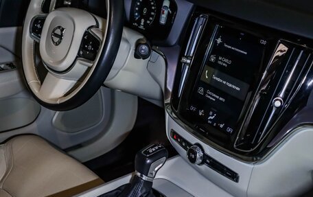 Volvo V60 Cross Country II, 2020 год, 3 550 000 рублей, 19 фотография