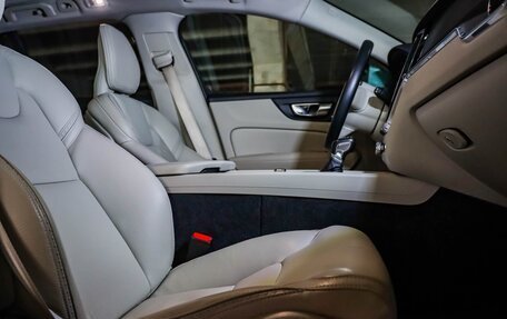 Volvo V60 Cross Country II, 2020 год, 3 550 000 рублей, 28 фотография