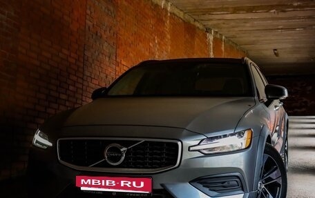 Volvo V60 Cross Country II, 2020 год, 3 550 000 рублей, 37 фотография