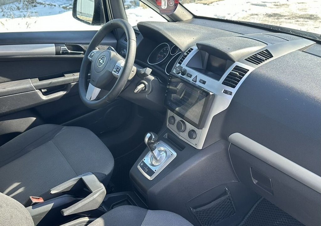Opel Zafira B рестайлинг, 2012 год, 825 000 рублей, 7 фотография