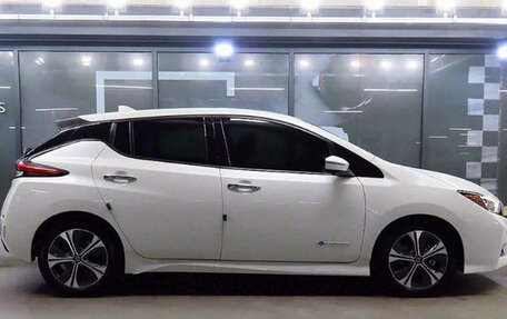 Nissan Leaf II, 2021 год, 1 980 000 рублей, 3 фотография