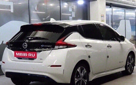 Nissan Leaf II, 2021 год, 1 980 000 рублей, 4 фотография