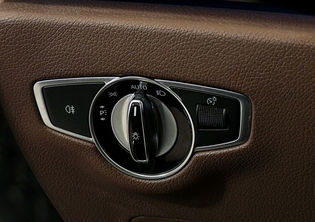 Mercedes-Benz E-Класс, 2017 год, 3 144 000 рублей, 28 фотография