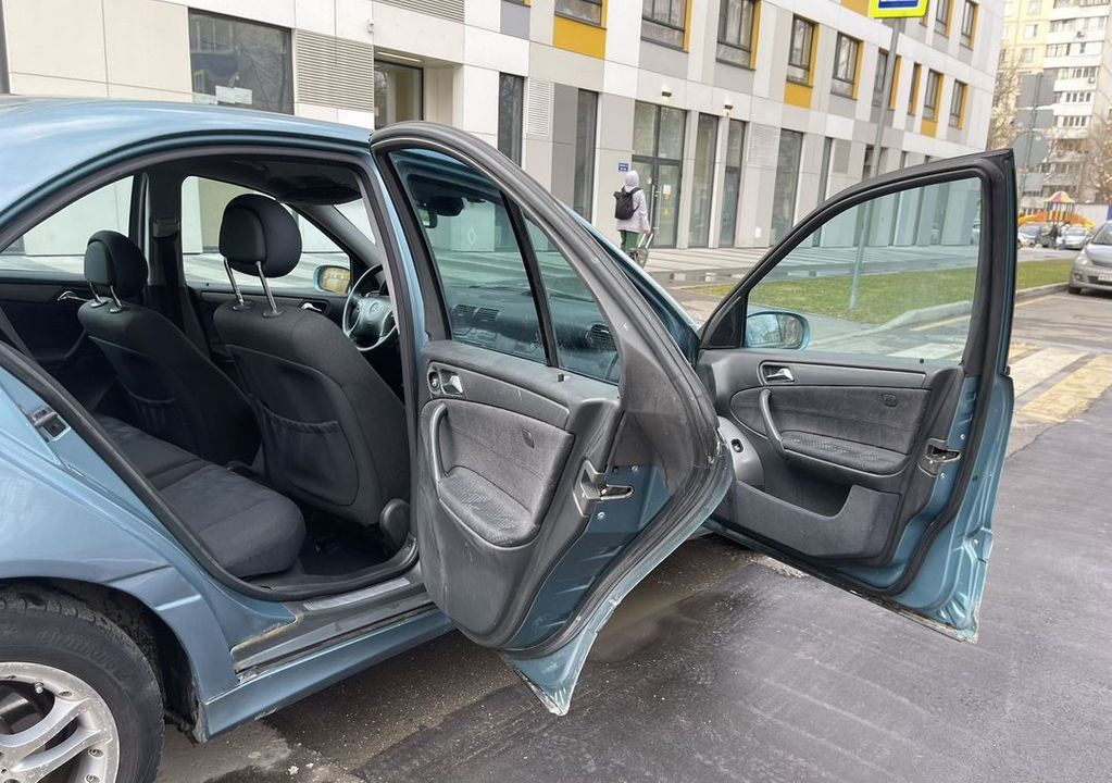 Mercedes-Benz C-Класс, 2001 год, 530 000 рублей, 25 фотография