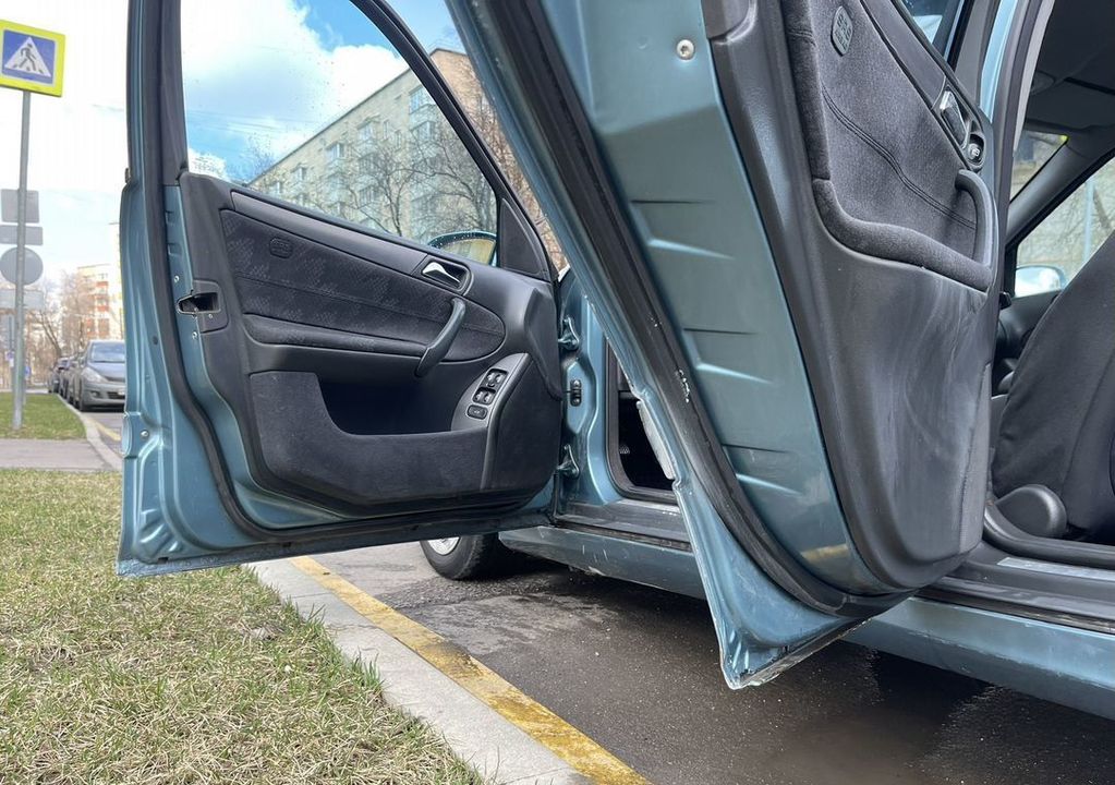 Mercedes-Benz C-Класс, 2001 год, 530 000 рублей, 26 фотография