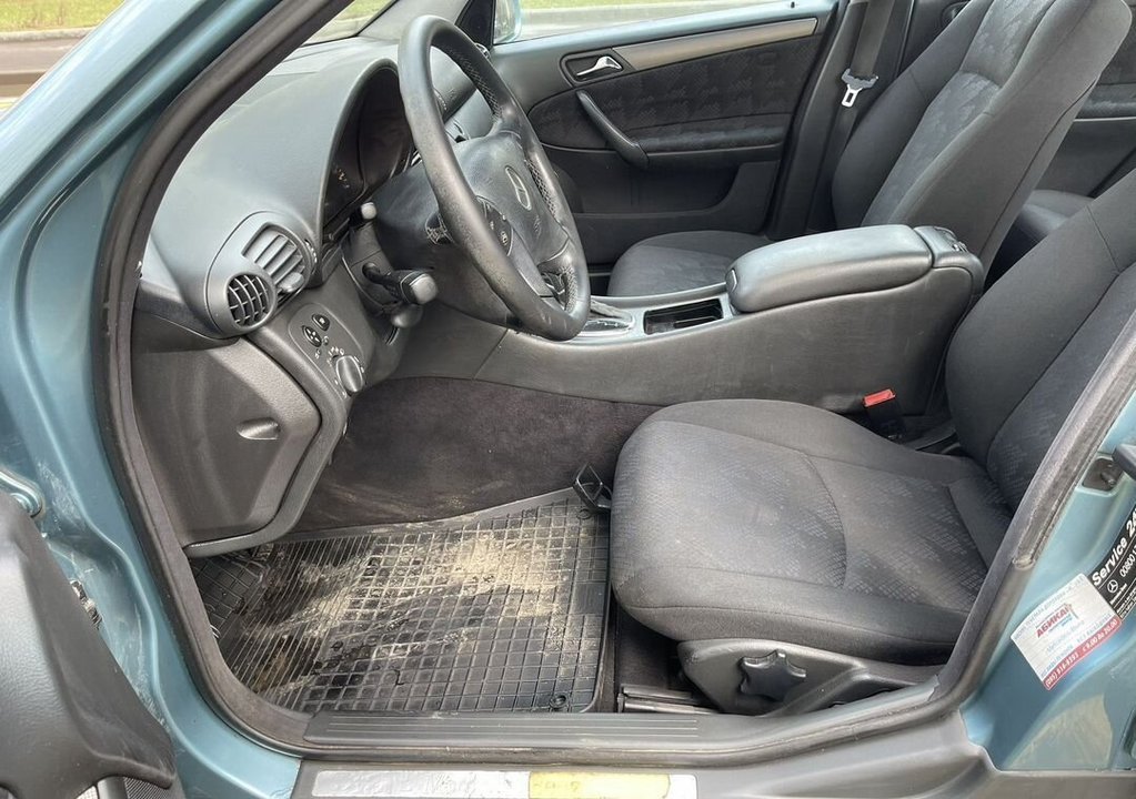 Mercedes-Benz C-Класс, 2001 год, 530 000 рублей, 30 фотография